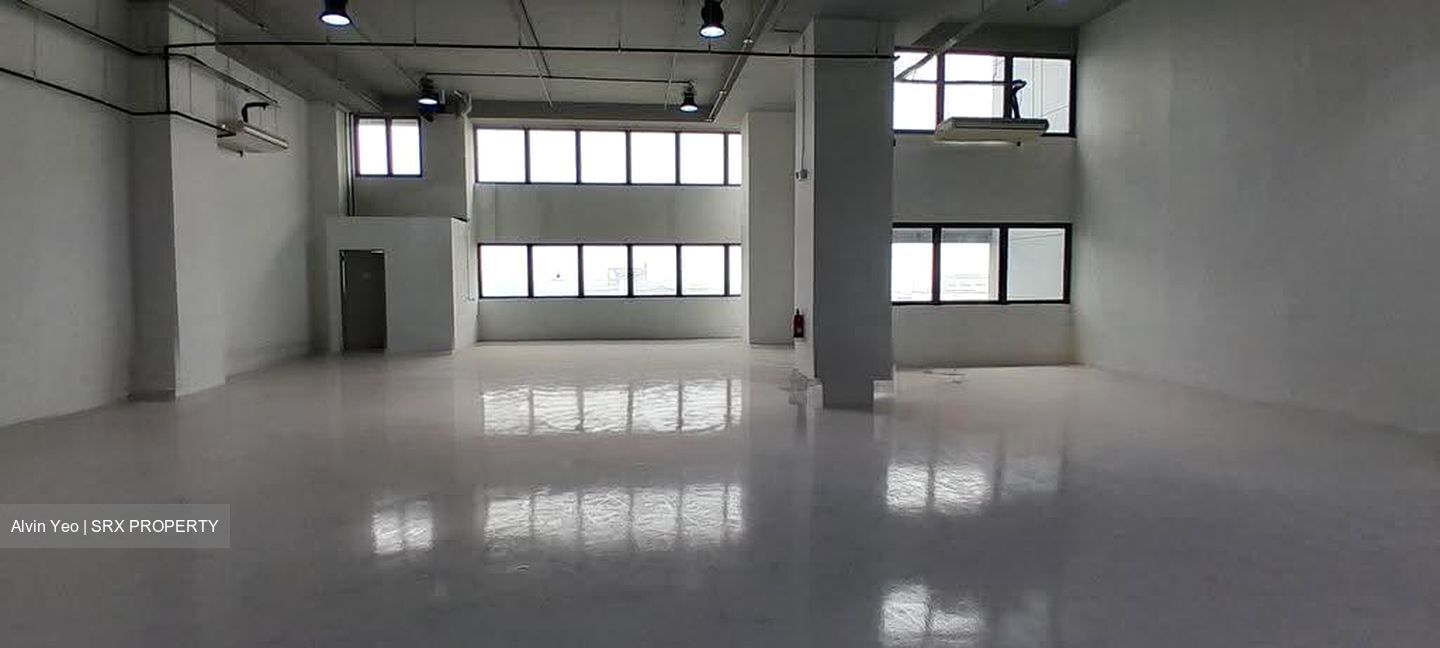Carros Centre (D25), Factory #622567431